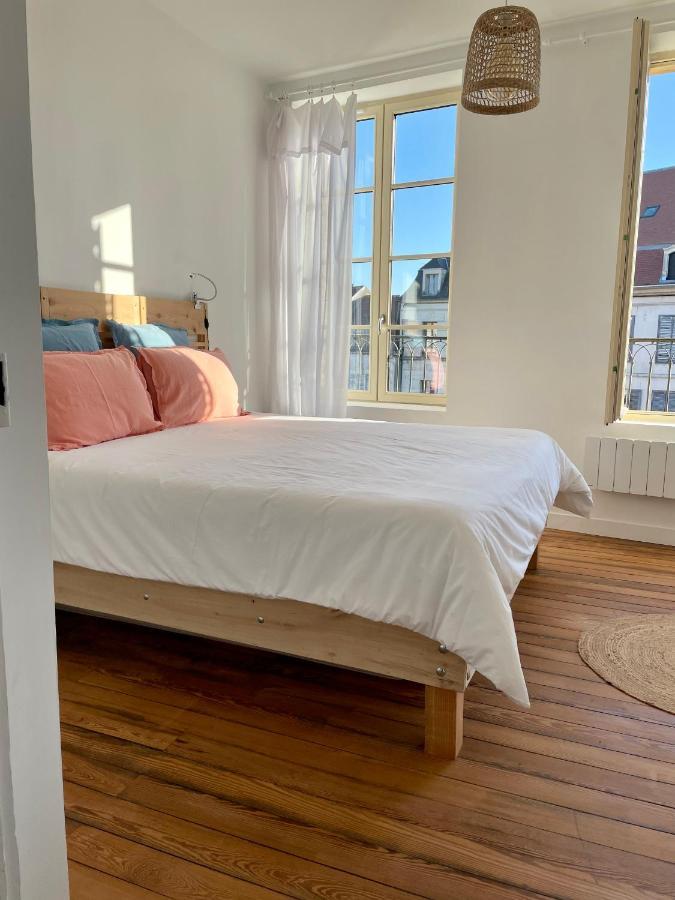 Appartement Au Coeur Du Centre Historique Avallon Luaran gambar